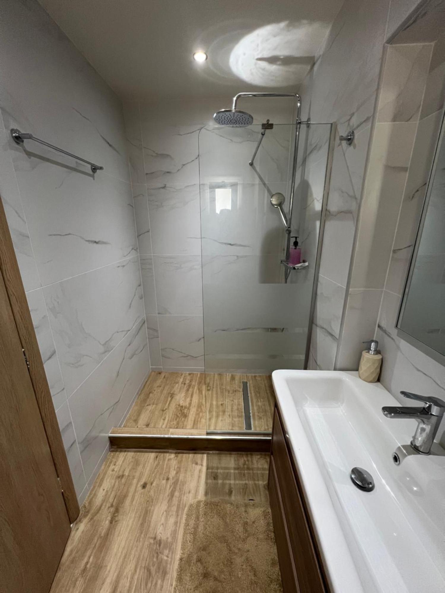 מאליה Sea View Apts & Suites By Pachiplex מראה חיצוני תמונה